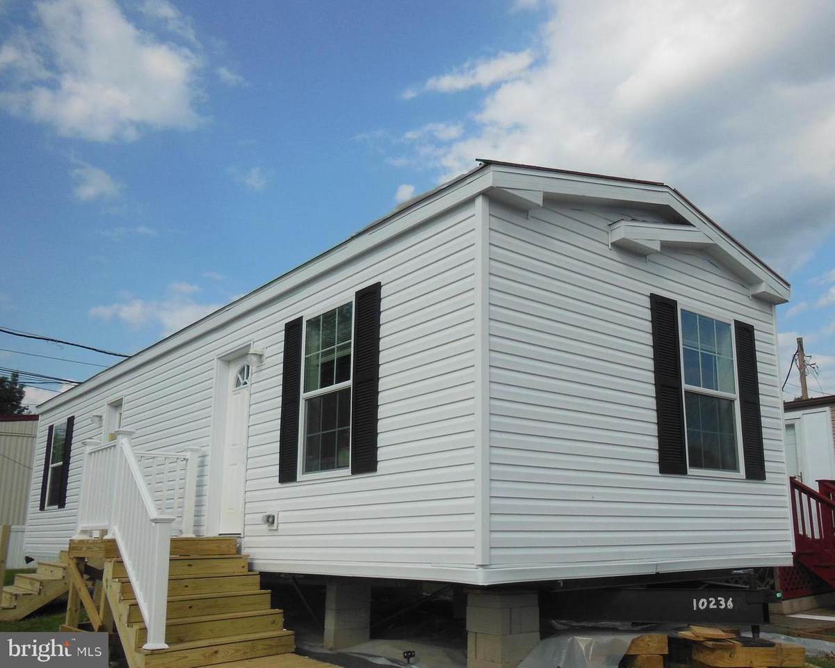 1405 Farrell Avenue - Photo 1