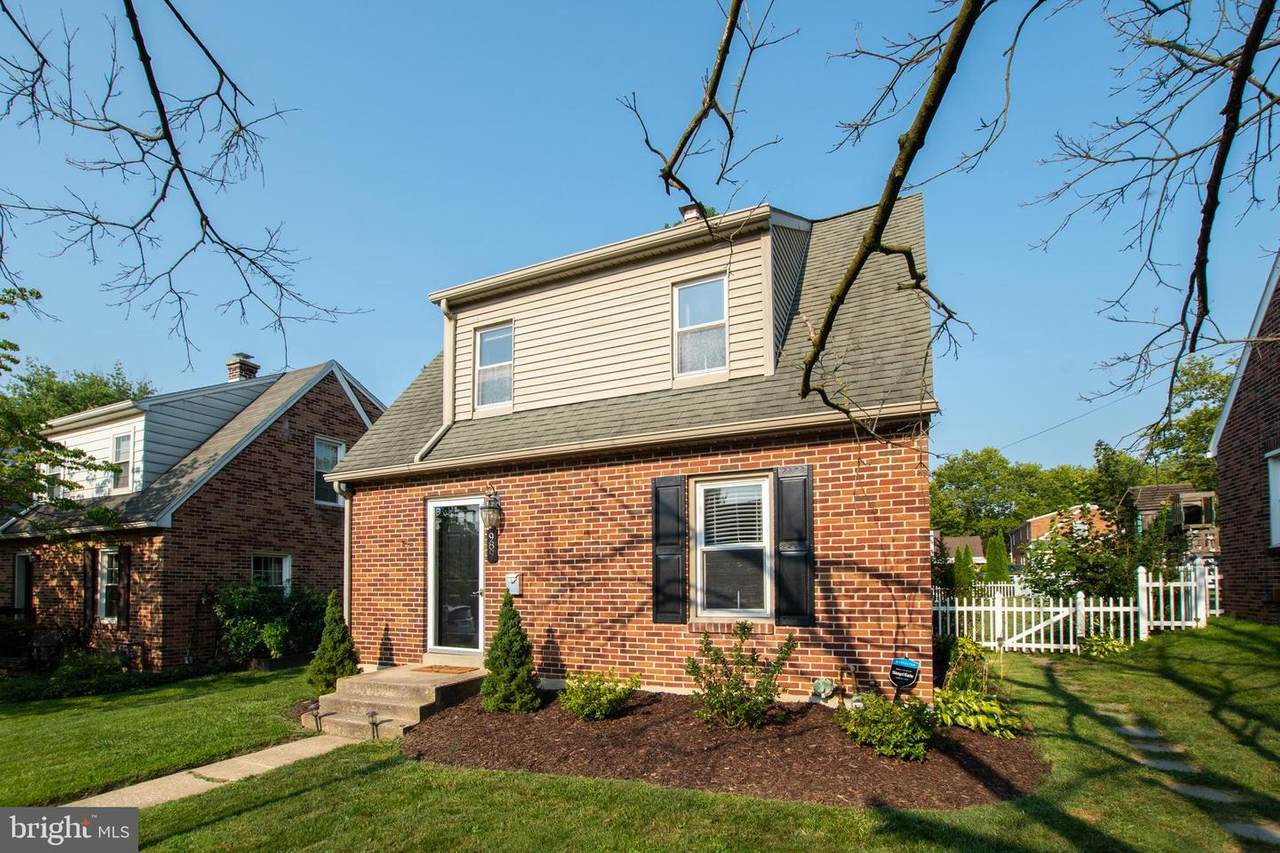 989 Midland Avenue - Photo 1