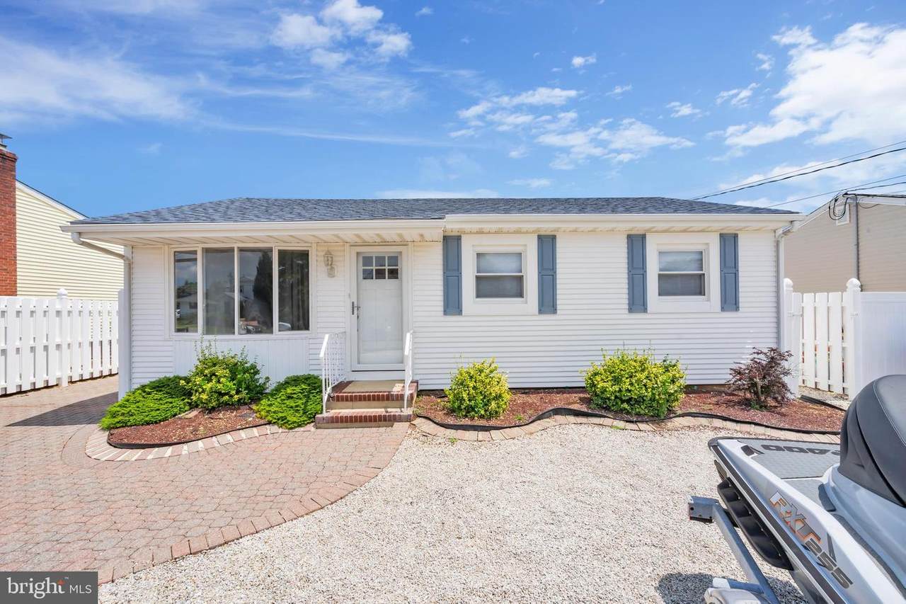2548 Balfrey Drive - Photo 1
