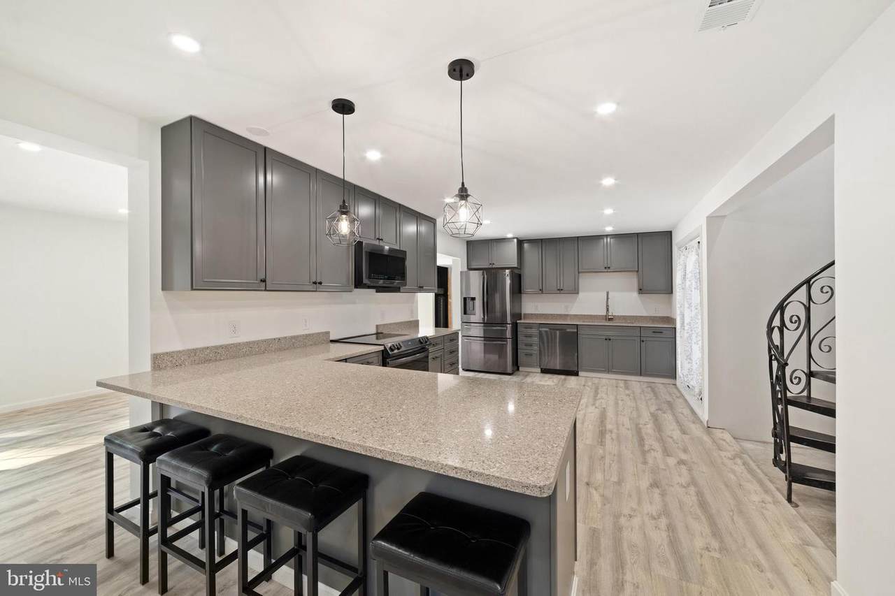 614 Western Lane - Photo 1