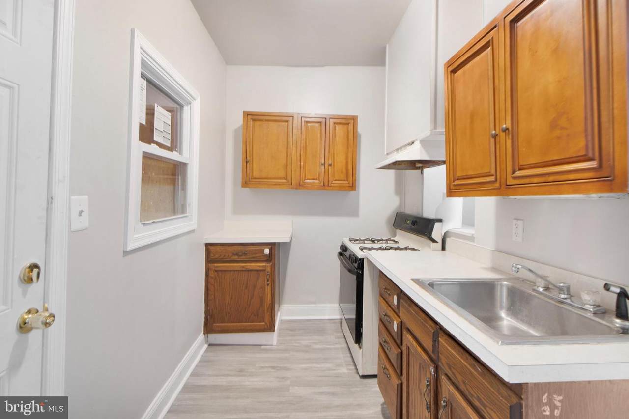 437 Pulaski Street - Photo 1