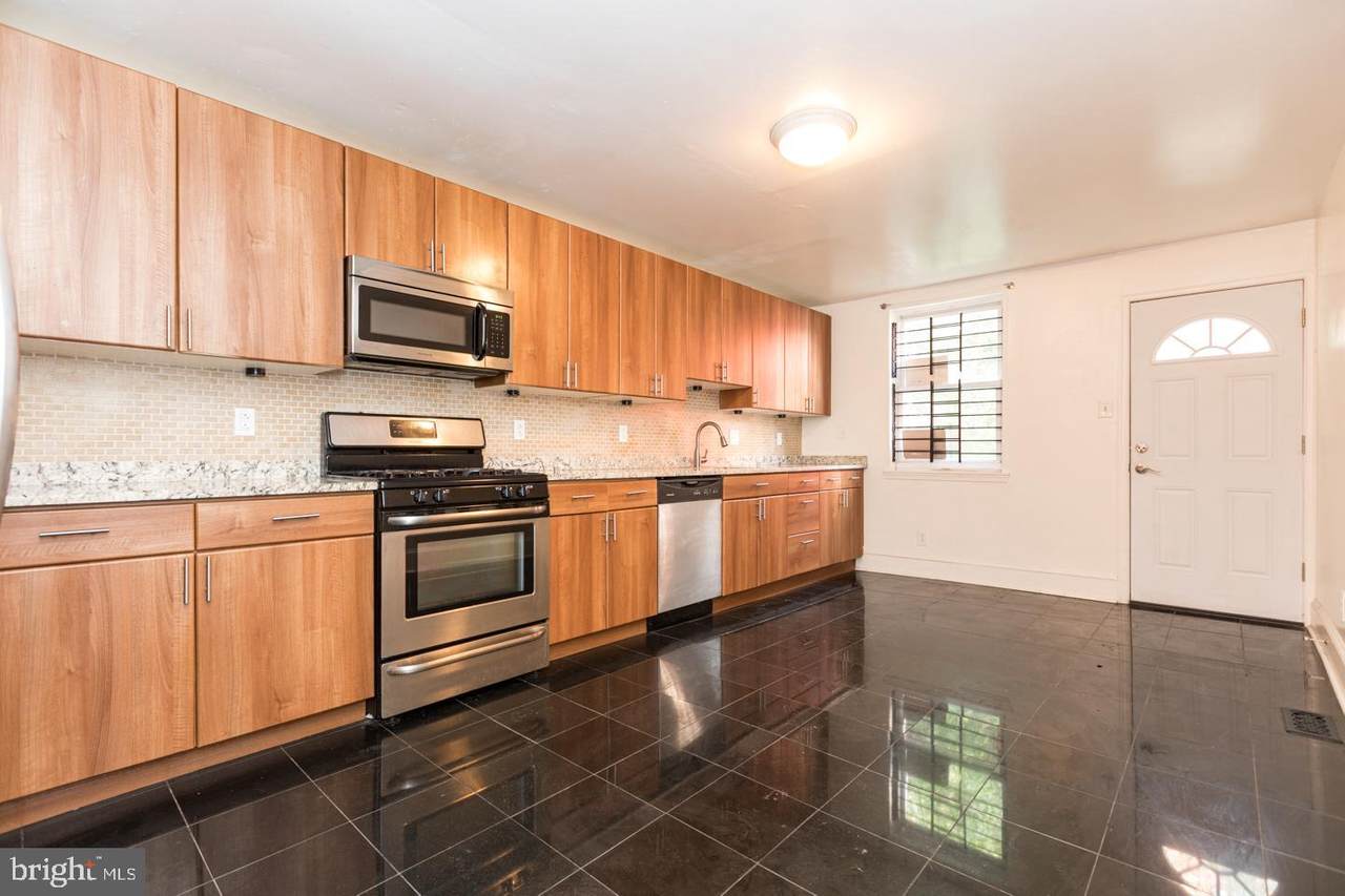 1605 6TH Street - Photo 1