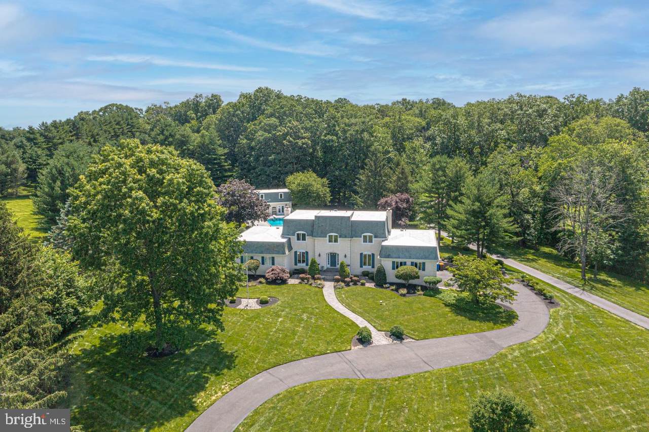 1077 Eagle Road - Photo 1