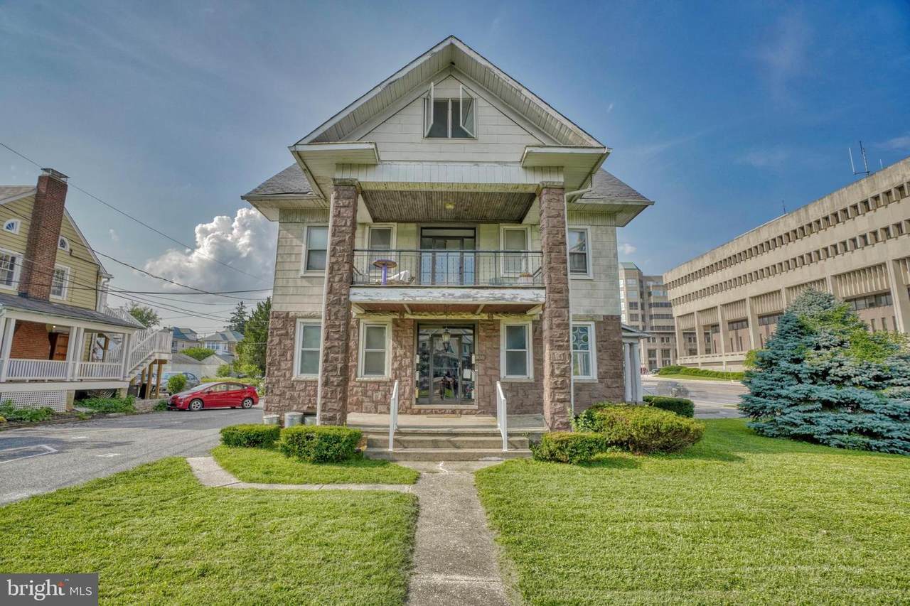 300 West Chesapeake Avenue - Photo 1