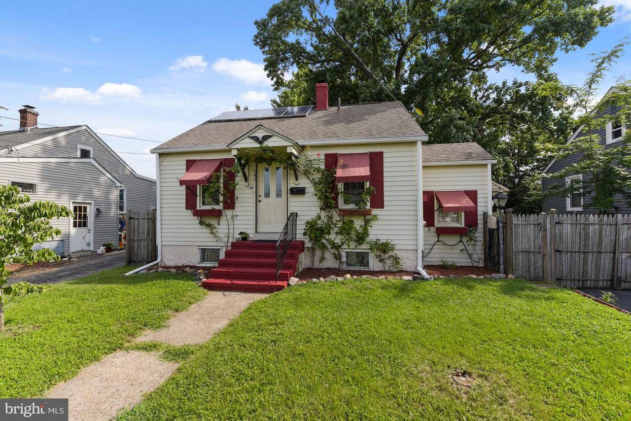 137 Spruce Avenue - Photo 1
