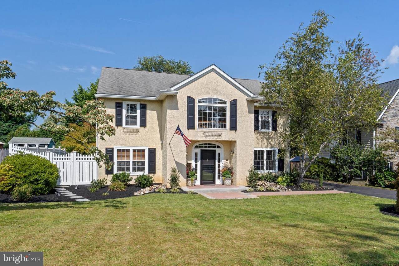 14 Longwood Drive - Photo 1