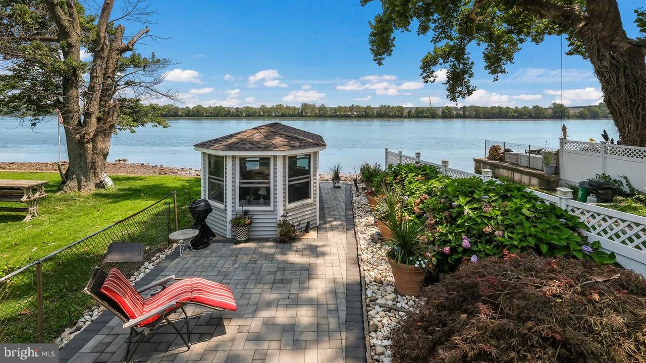 7218 Riverview Avenue - Photo 1