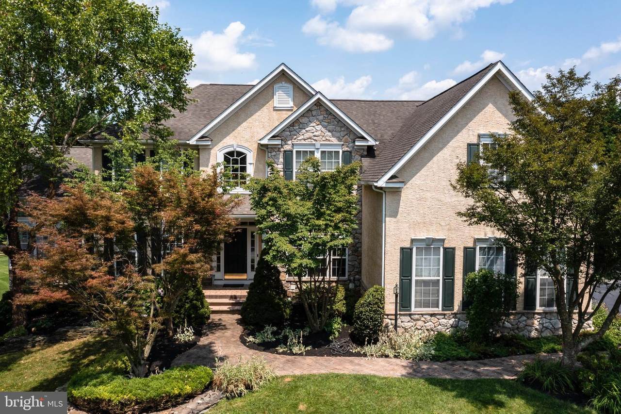 437 Dartmouth Lane - Photo 1
