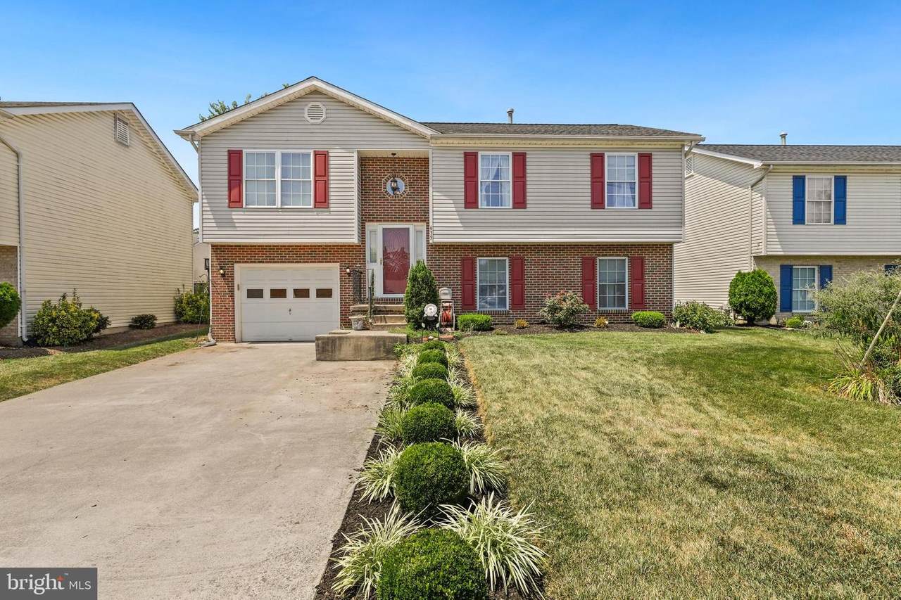 635 Smithfield Avenue - Photo 1