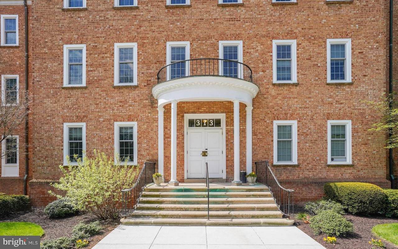 313 Park Avenue - Photo 1
