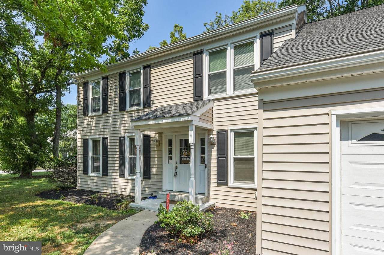 301 Berkley Lane - Photo 1