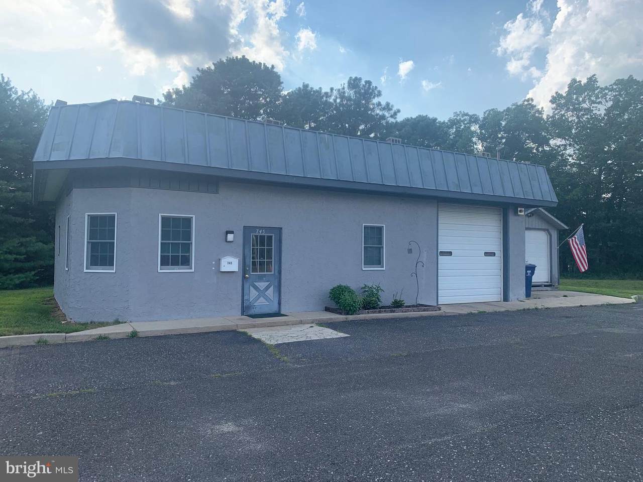 745 Philadelphia Avenue - Photo 1