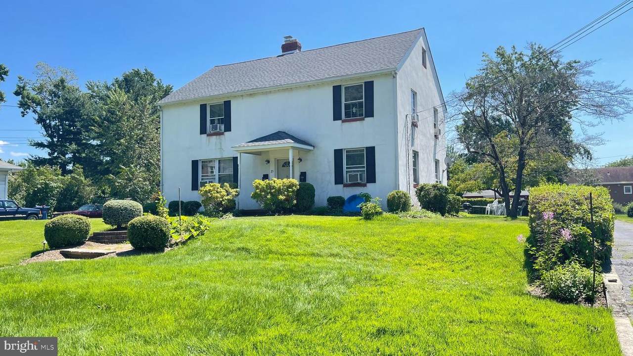 25 Forrest Avenue - Photo 1
