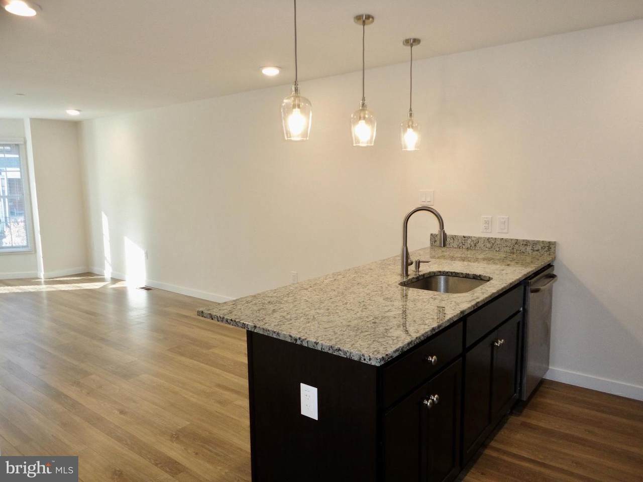 1627-3 Venango Street - Photo 1