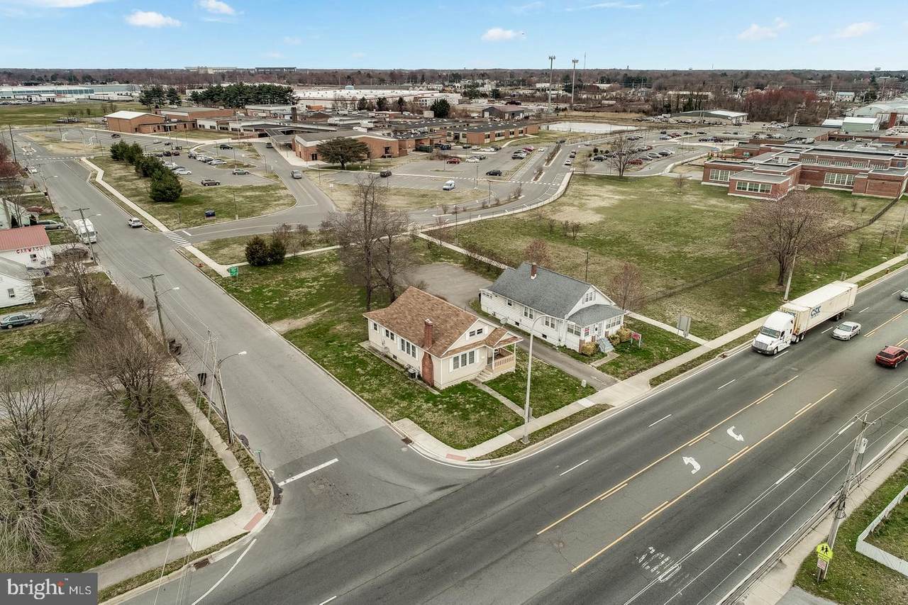 955 Forest Street - Photo 1