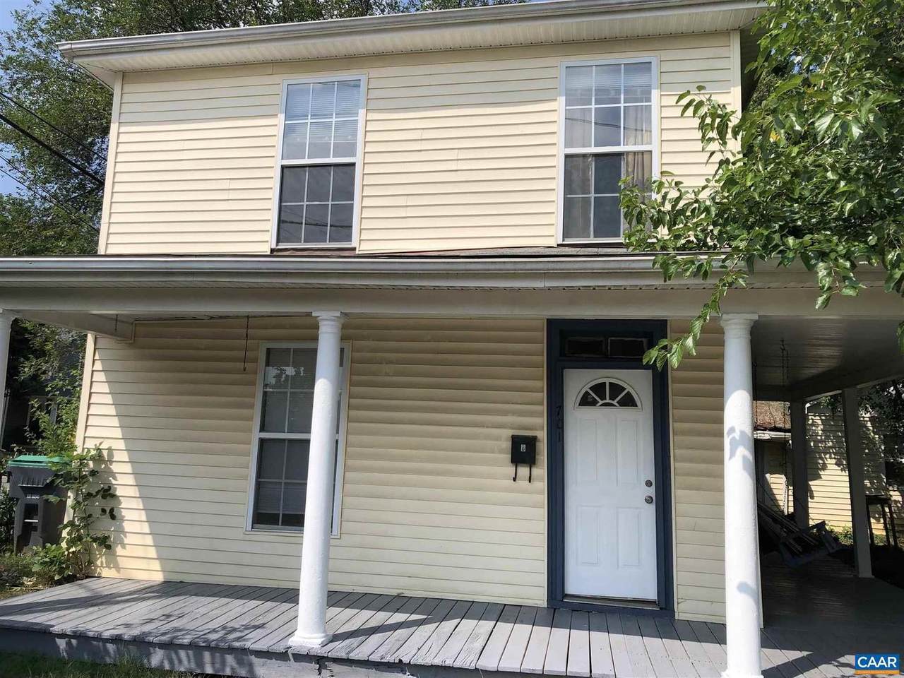 701 Montrose Ave - Photo 1