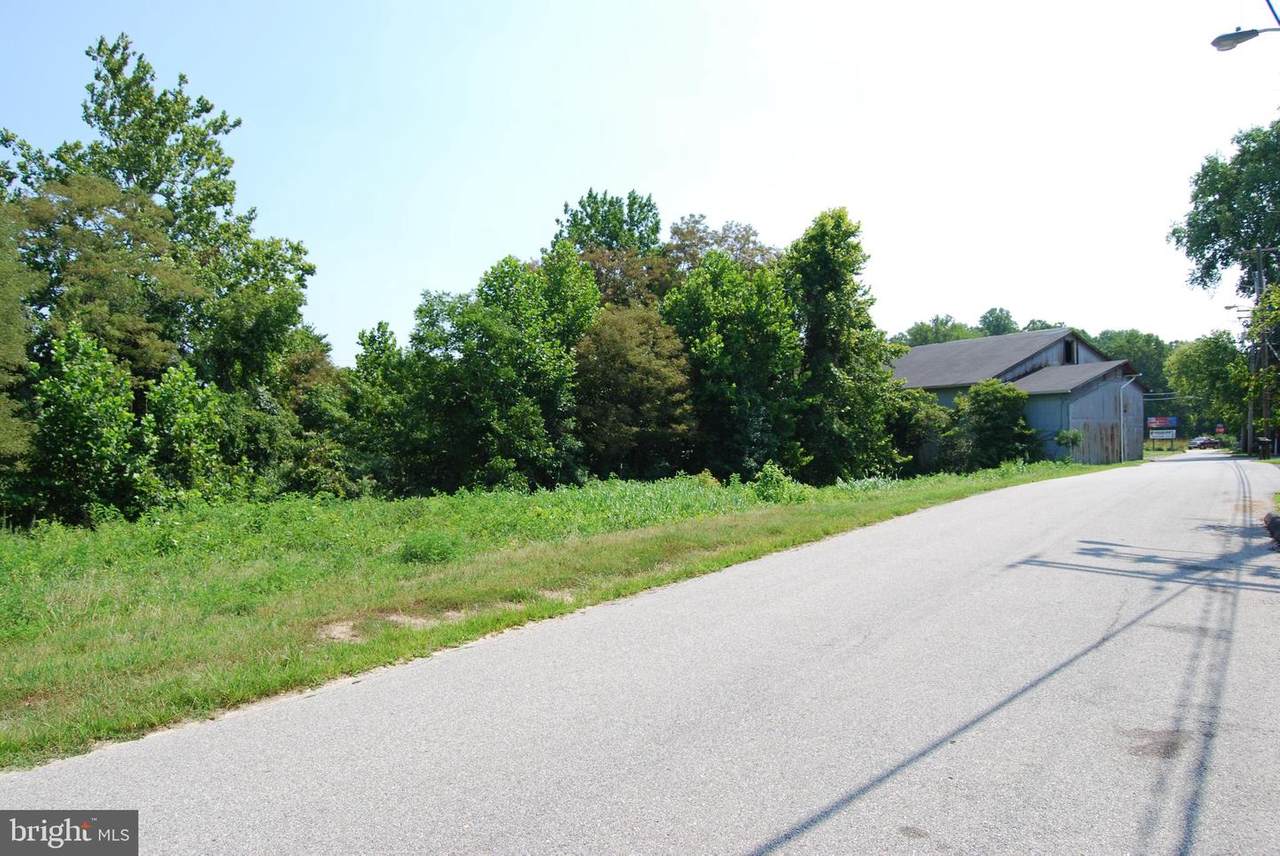 152 Thomas Avenue - Photo 1