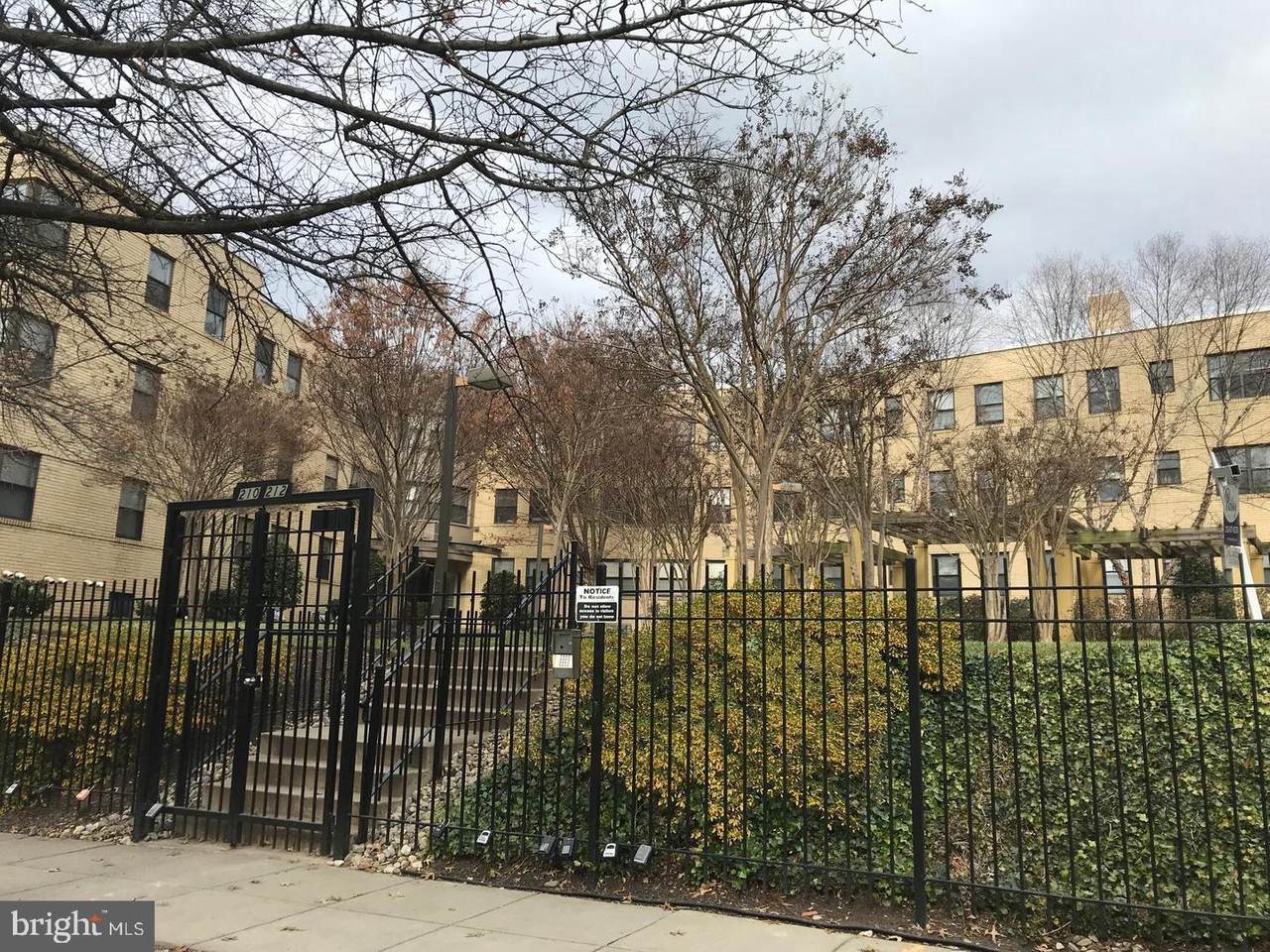 212 Oakwood Street - Photo 1