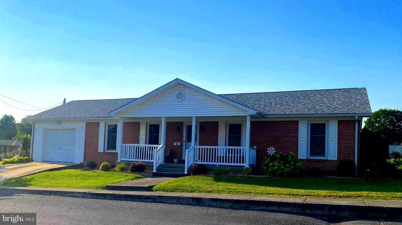105 Burr Street - Photo 1