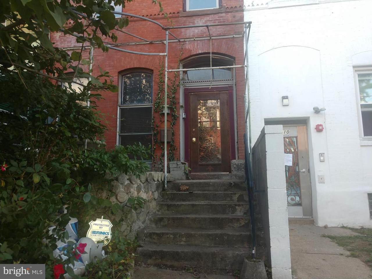 608 32ND Street - Photo 1