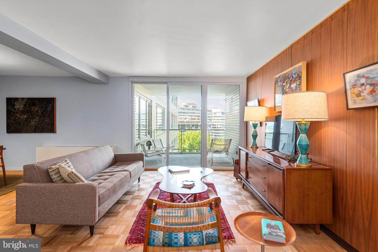 2475 Virginia Avenue - Photo 1