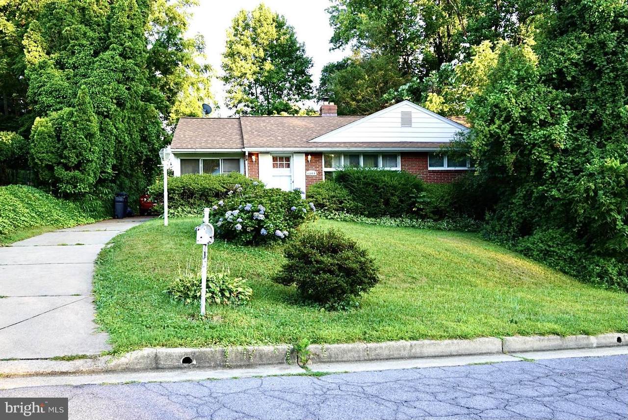 1207 St Andrews Way - Photo 1