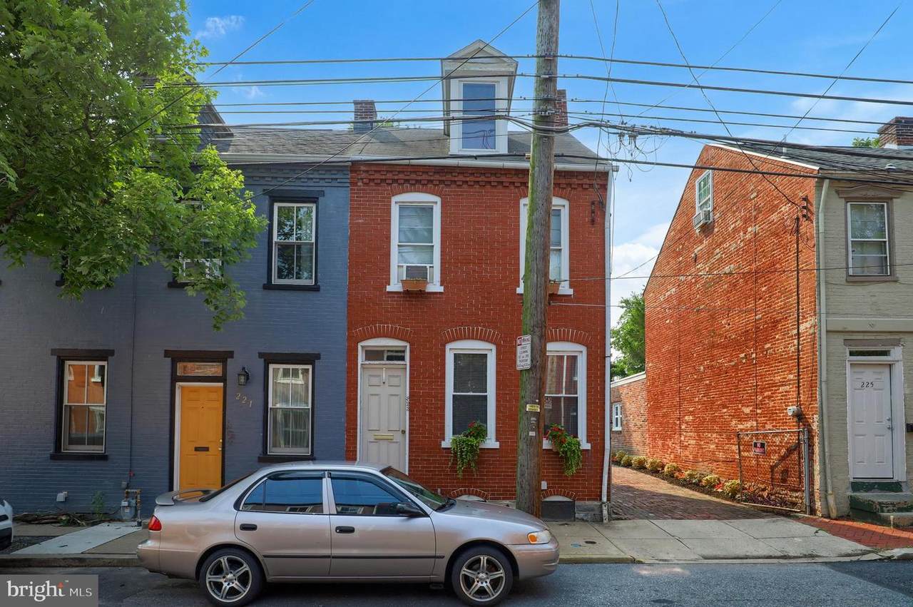 223 Howard Avenue - Photo 1