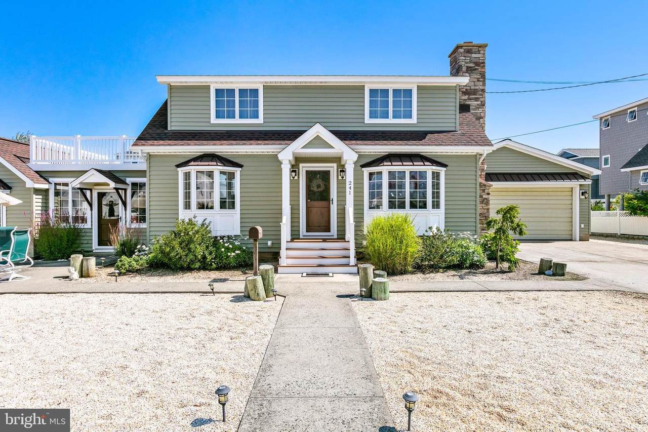 241 12TH Street - Photo 1