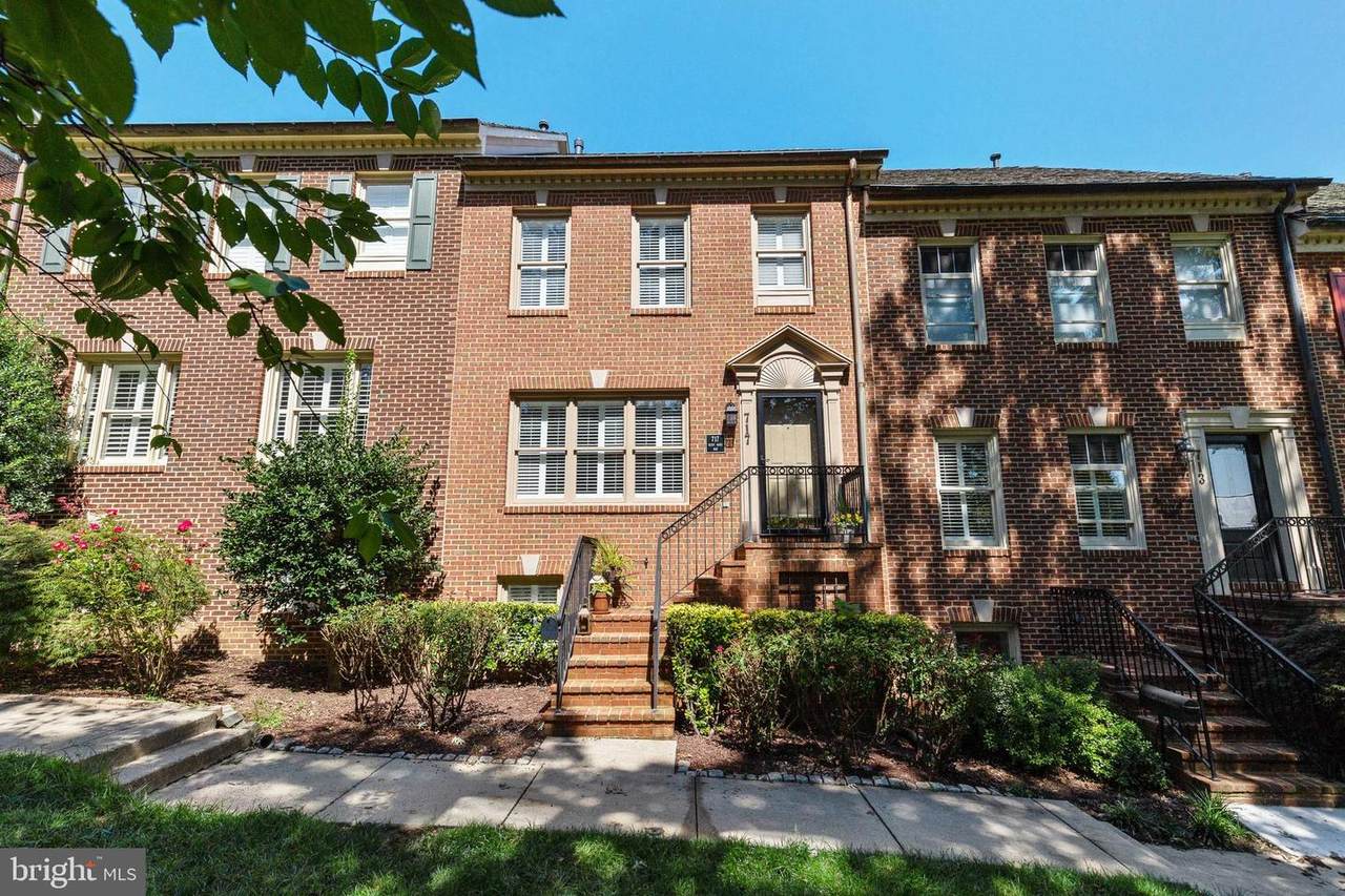 717 Kent Oaks Way - Photo 1