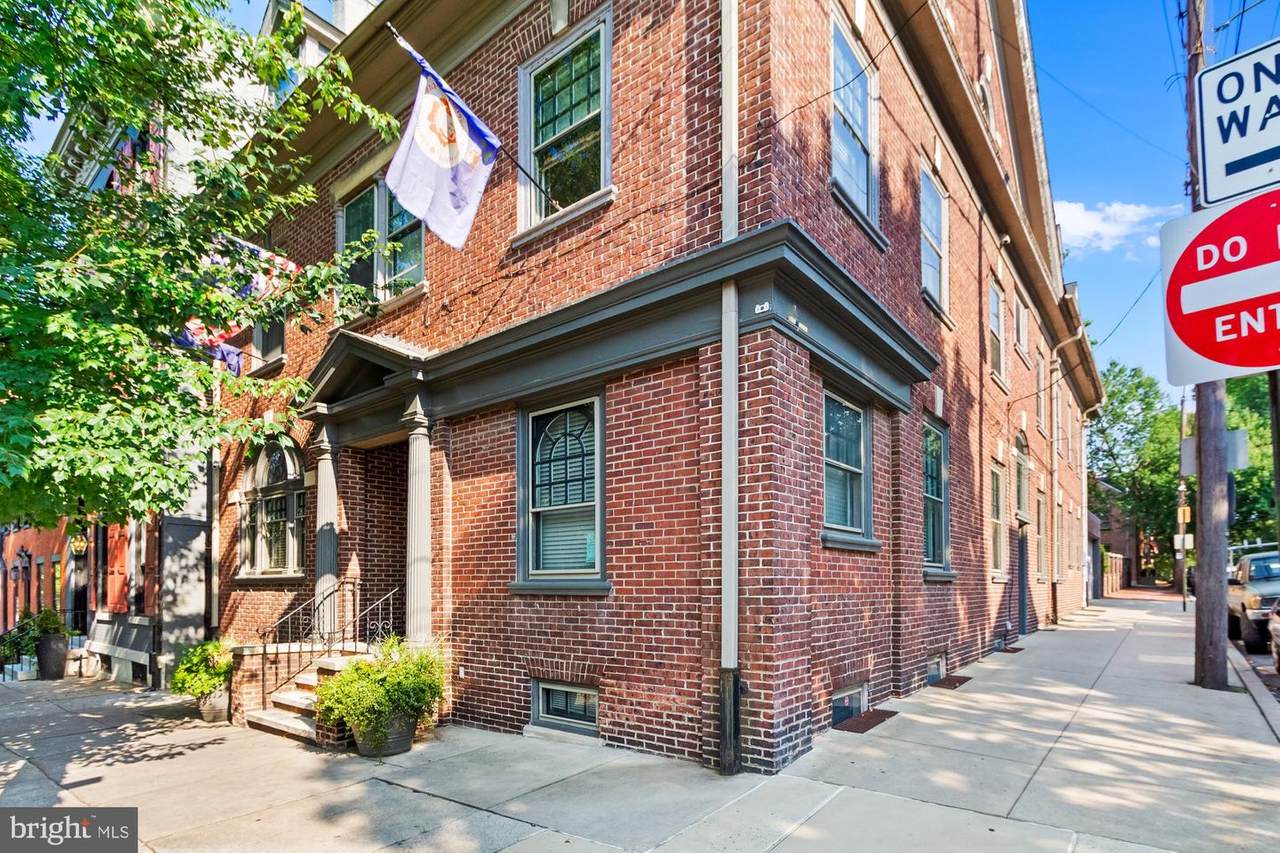 245 King Street - Photo 1