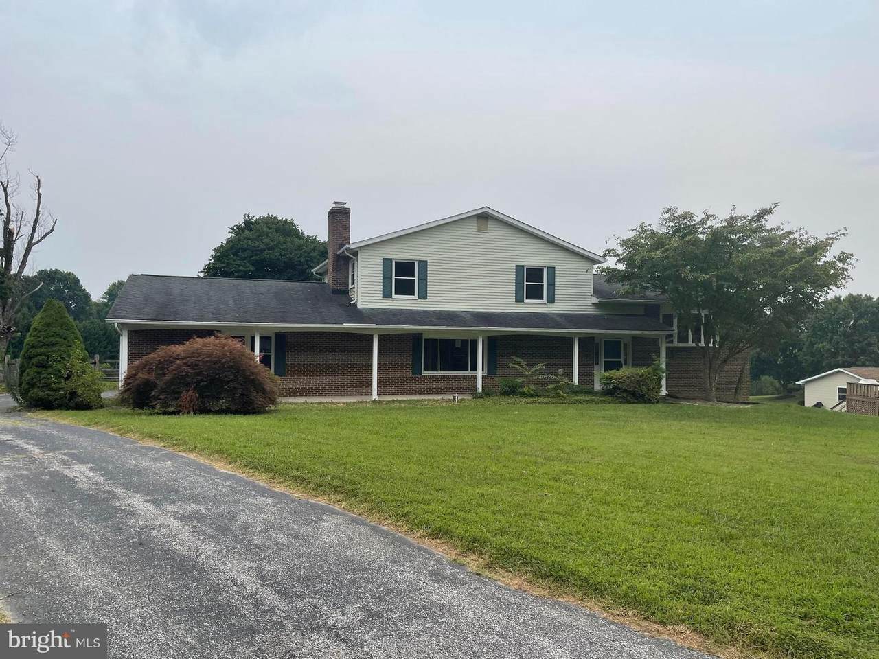 3405 Pine Circle - Photo 1