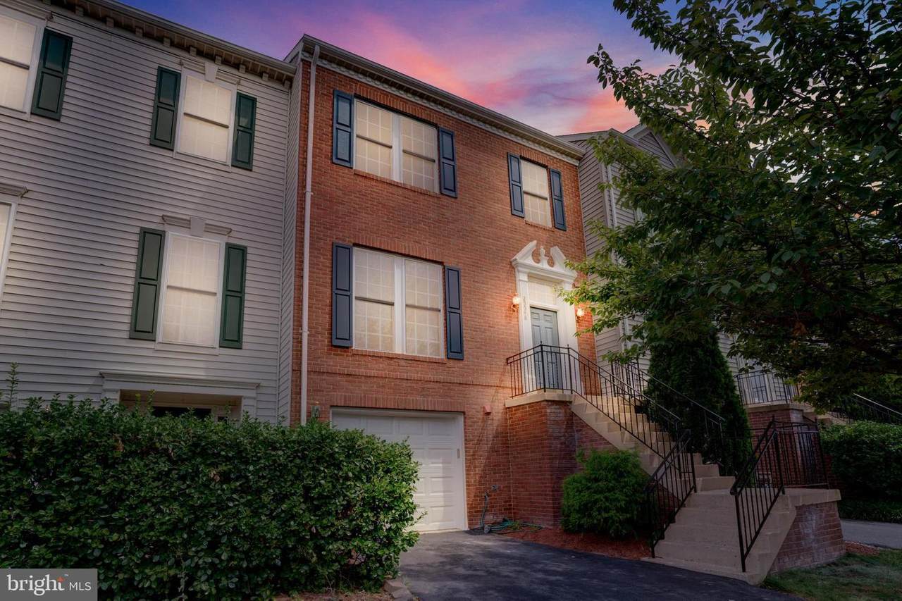 25548 Evans Square - Photo 1