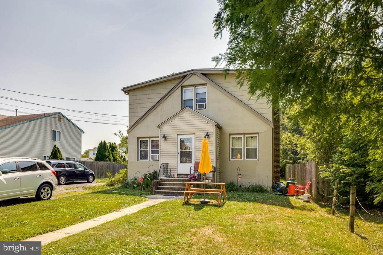 18 Webster Avenue - Photo 1