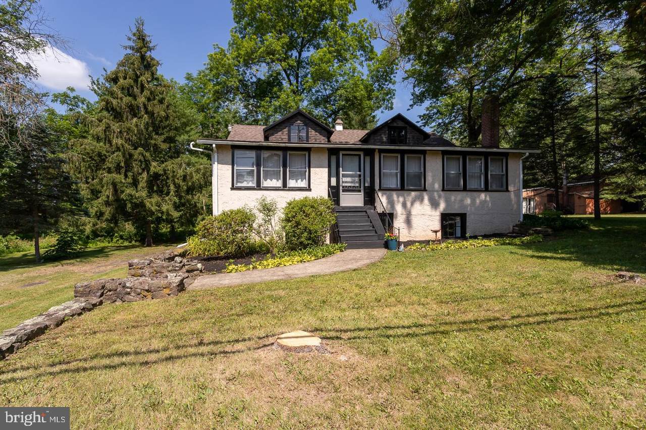 2261 Pottstown Pike - Photo 1