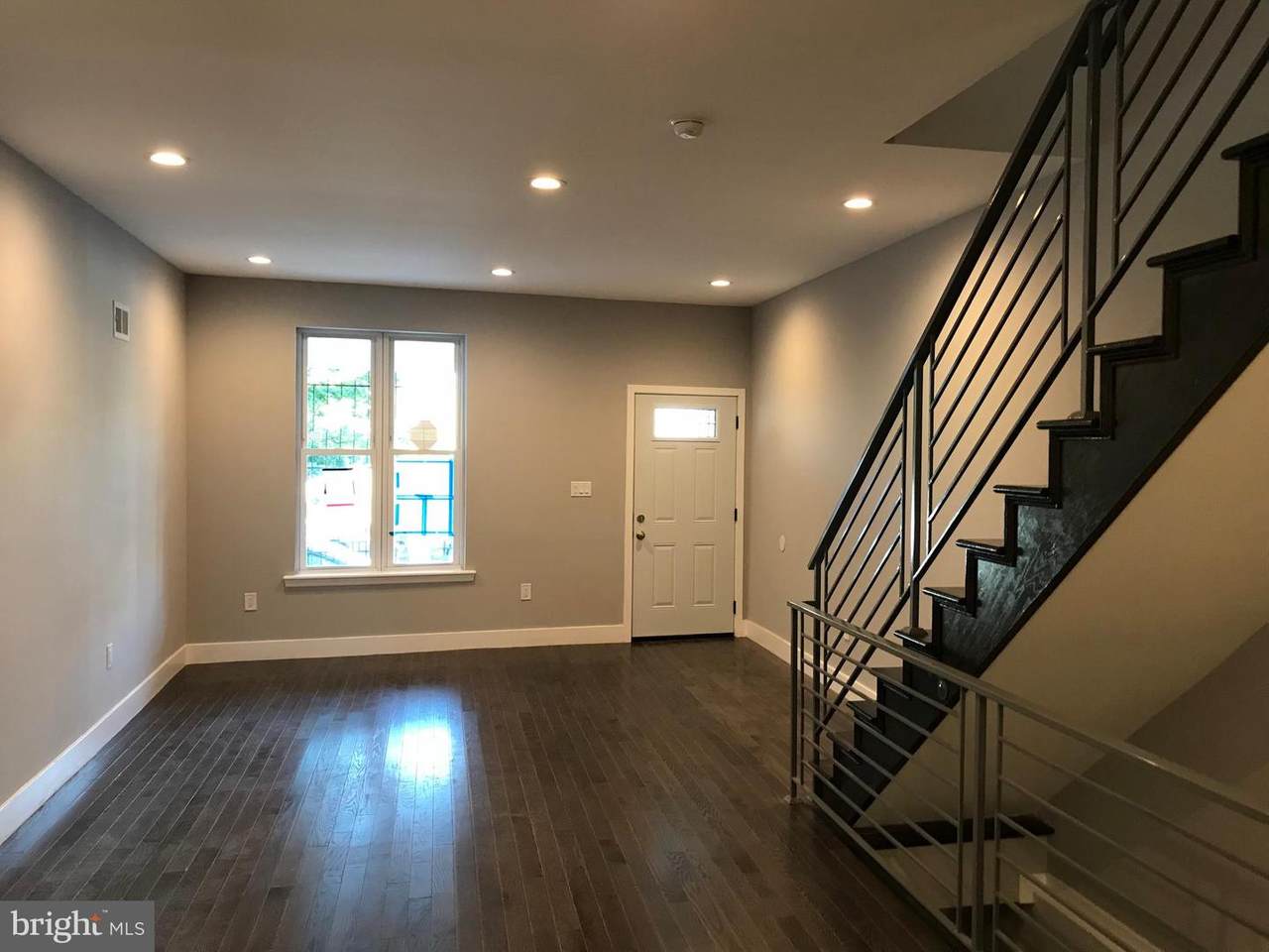 8 42ND Street - Photo 1