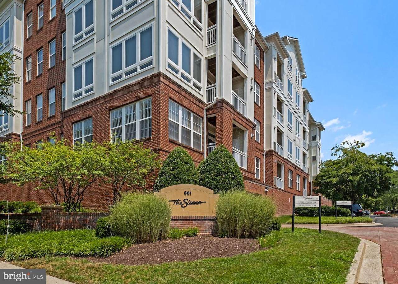 801-S Greenbrier Street - Photo 1