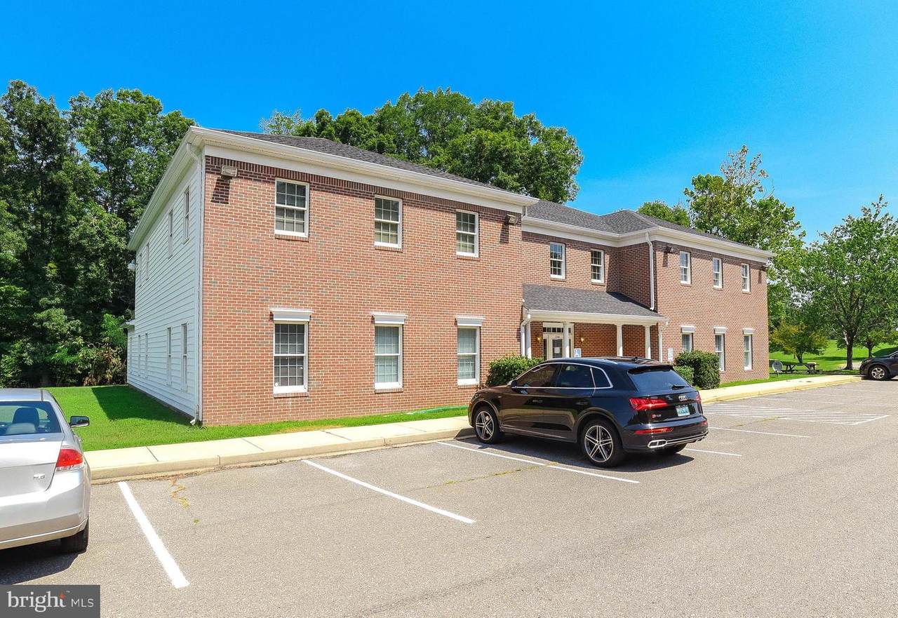 21552 Thames Avenue - Photo 1