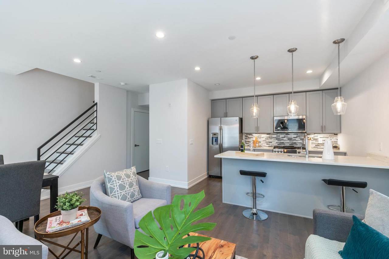 2563 Grays Ferry Avenue - Photo 1