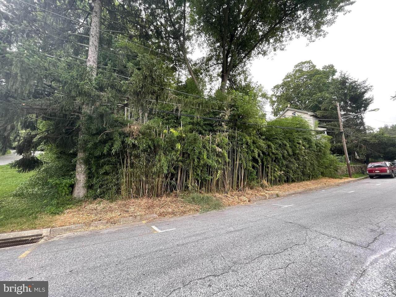 219 Chapel Avenue - Photo 1