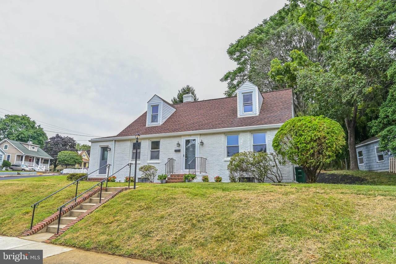 1006 Beech Street - Photo 1