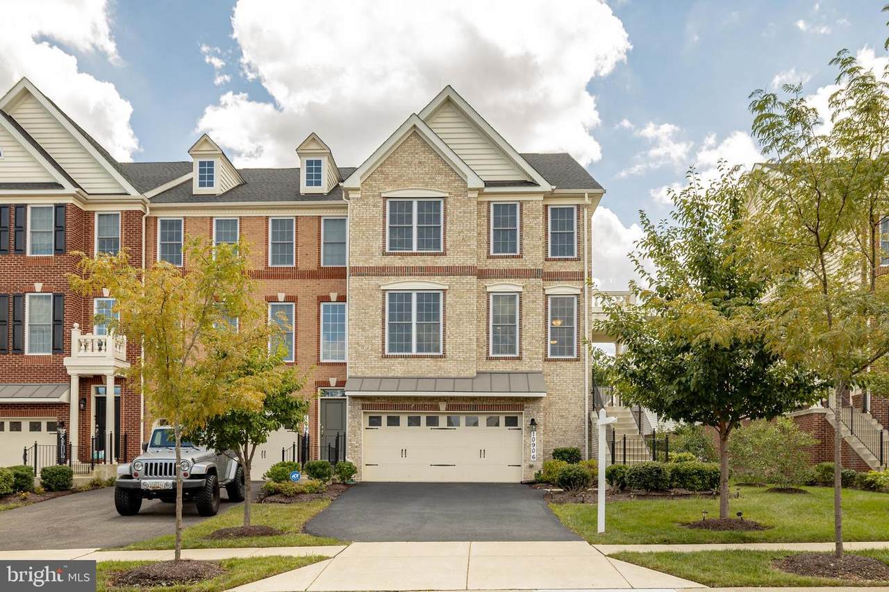 10906 Lariat Way - Photo 1