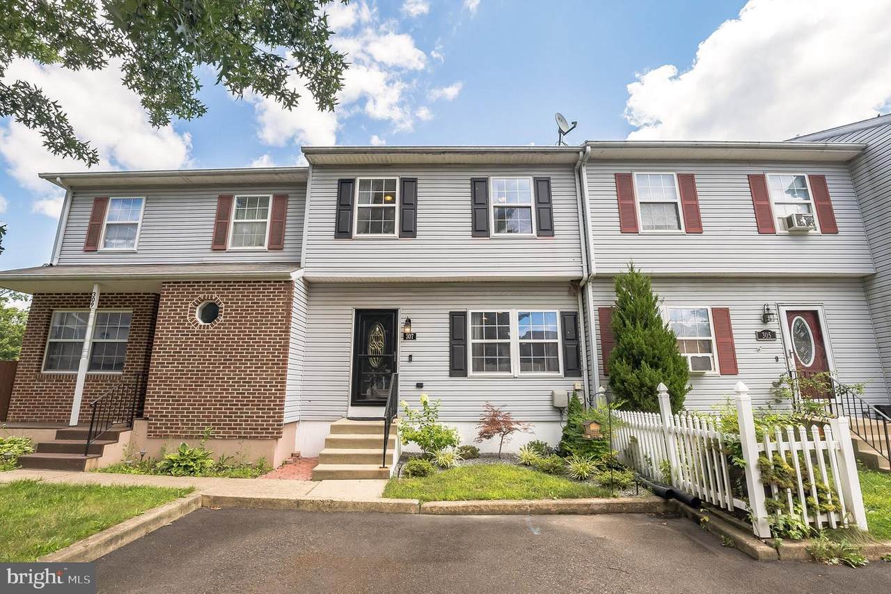 307 Melvin Ave N - Photo 1