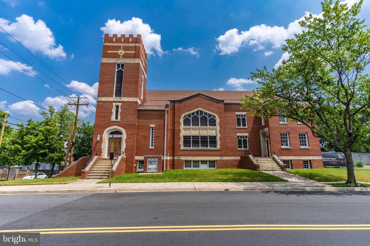 5201 Ames Street - Photo 1