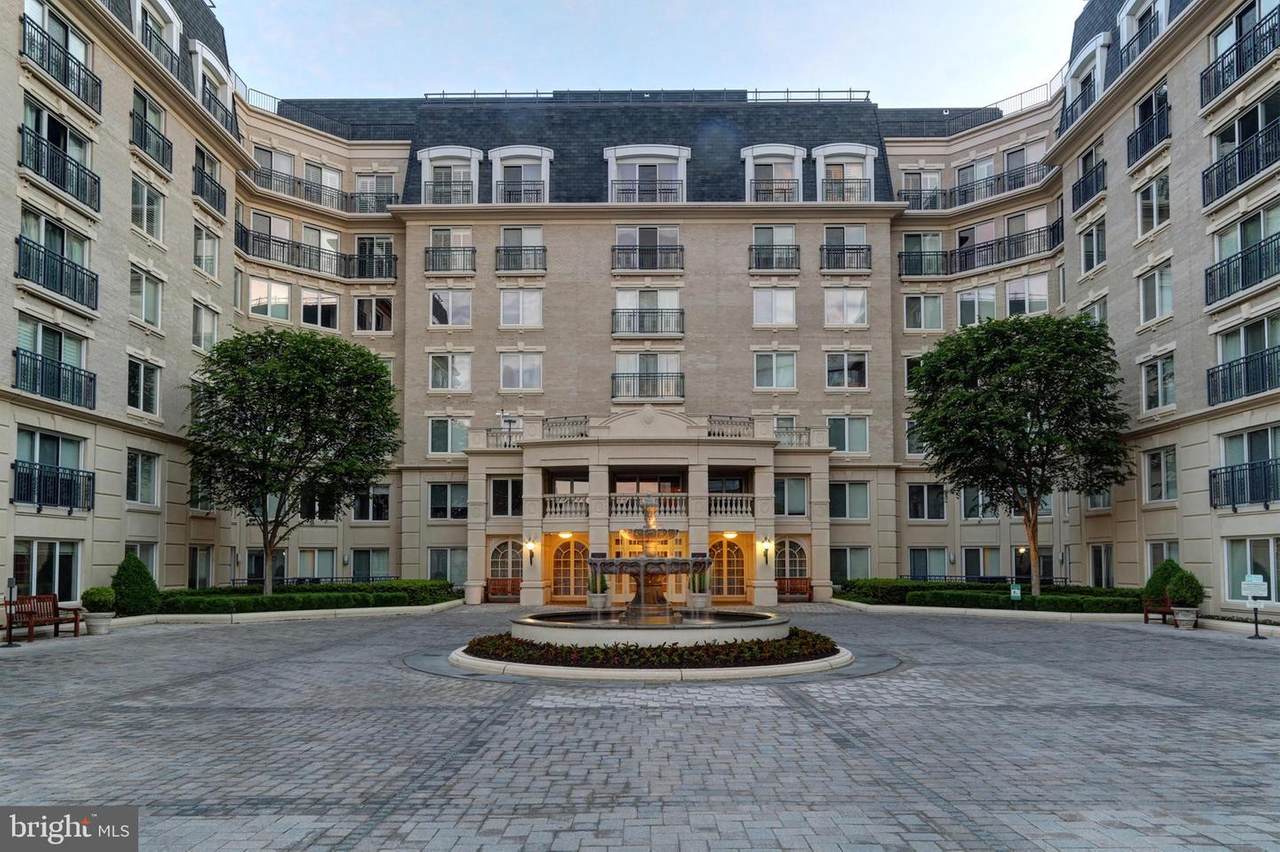 5 Park Place - Photo 1
