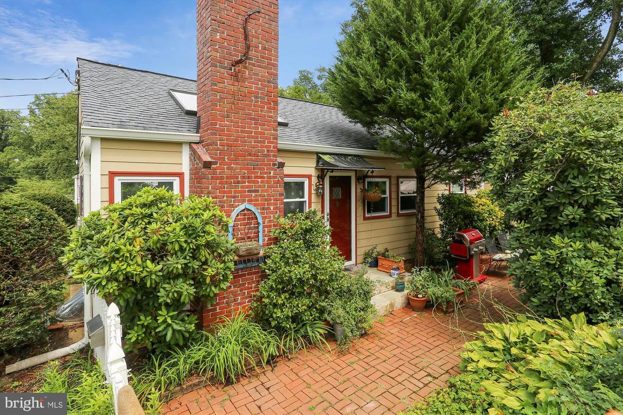 10613 Saint Paul Street - Photo 1