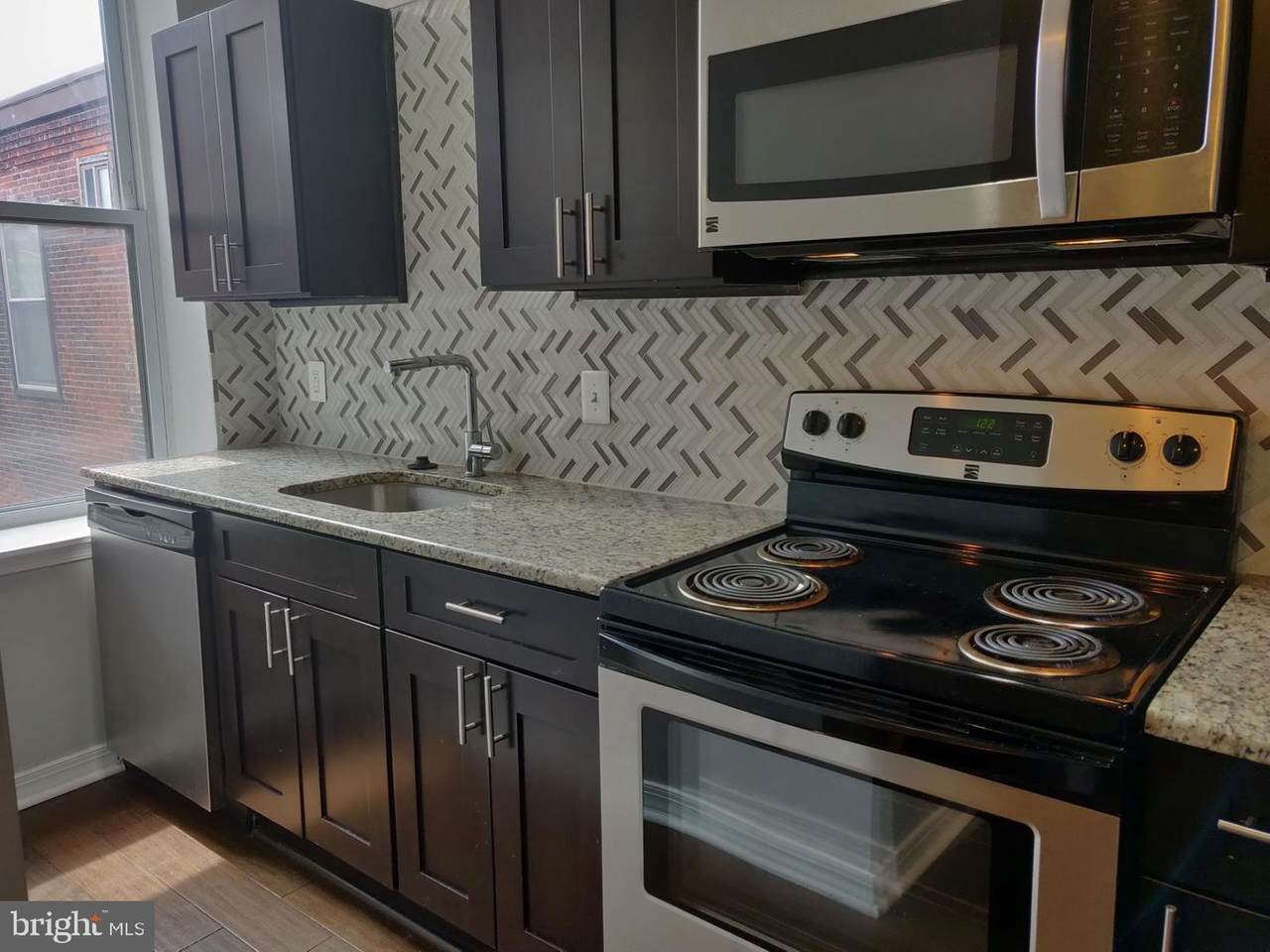 1422 Girard Avenue - Photo 1