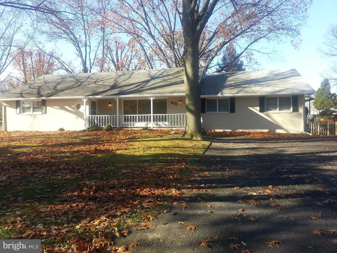 978 Cummings Avenue - Photo 1