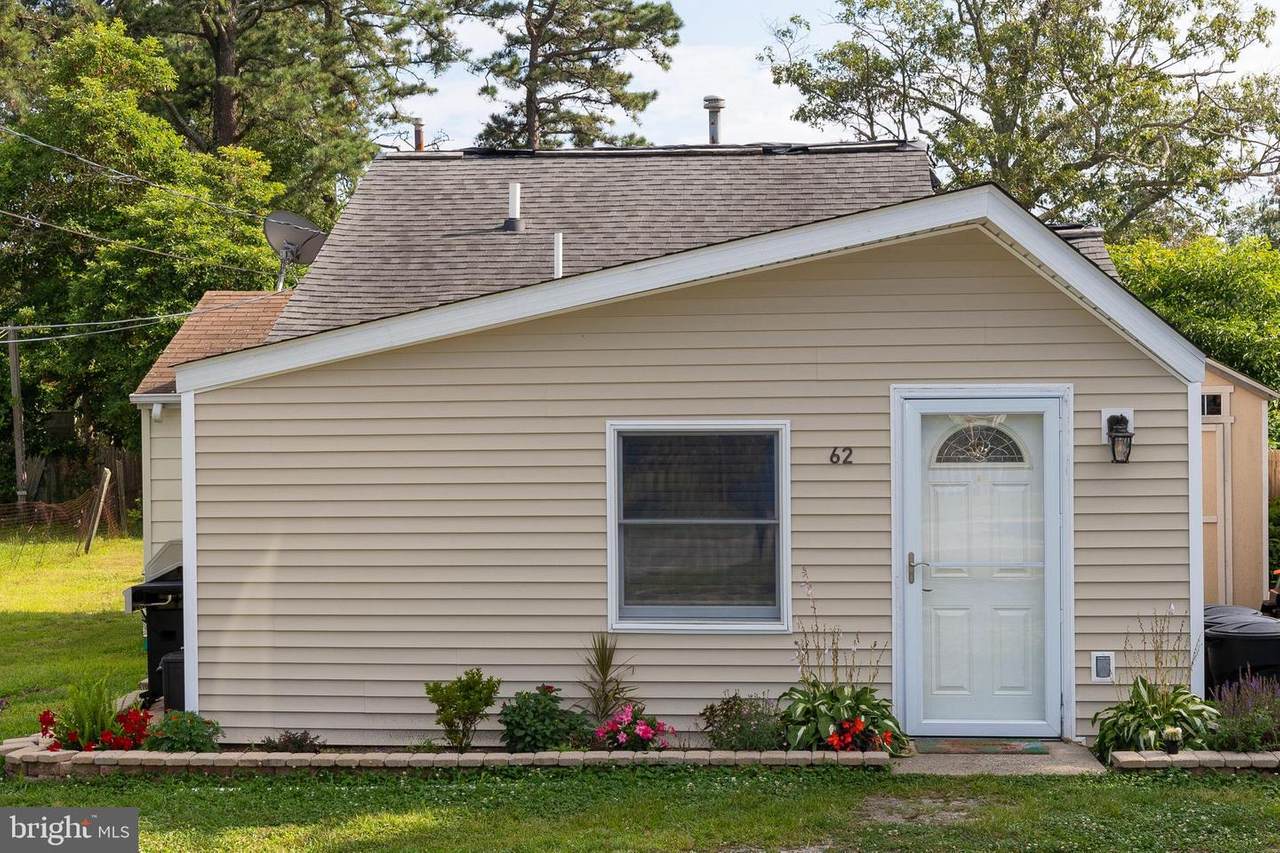62 Bay Parkway - Photo 1