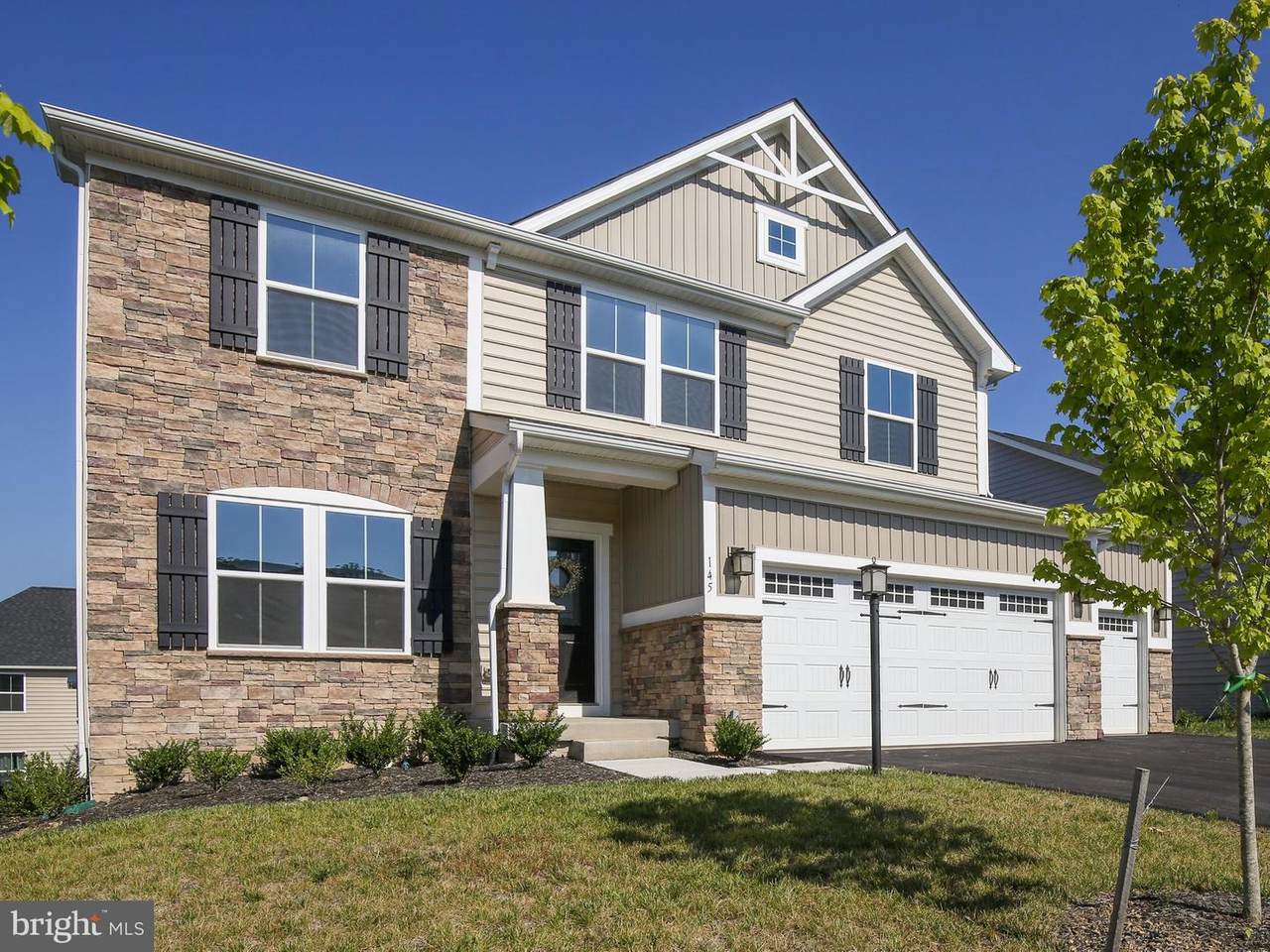 145 Emperor Drive - Photo 1