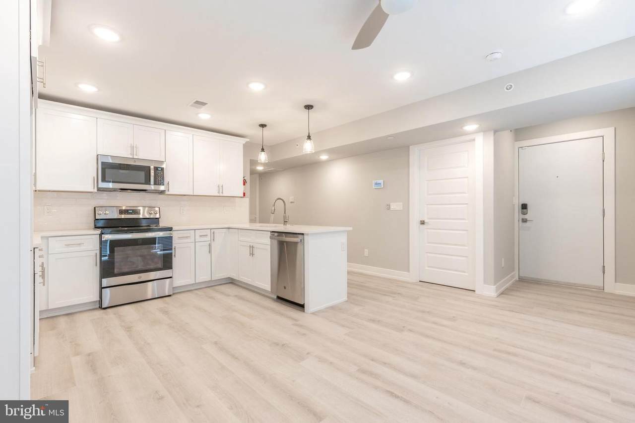 2408 Mascher Street - Photo 1